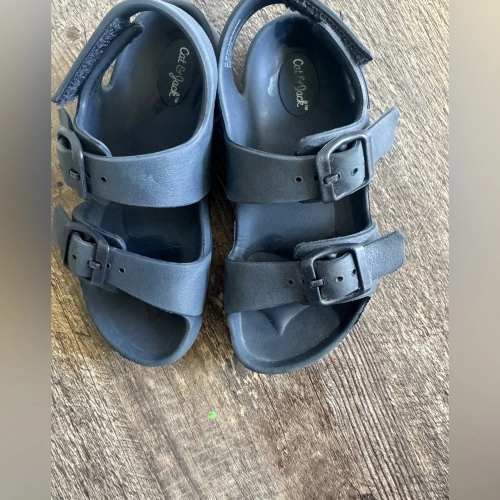 Cat‎ & Jack Ade Footbed Sandals play pool shoes boys 10